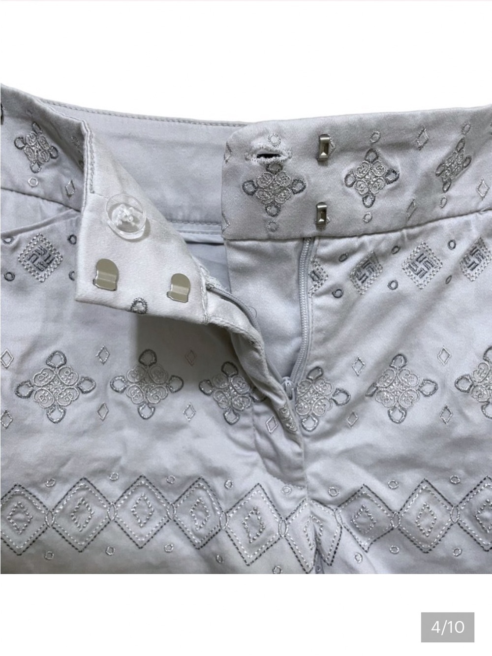 White House Black Market Light Gray Embroidered The 5” Short - Picture 4 of 10